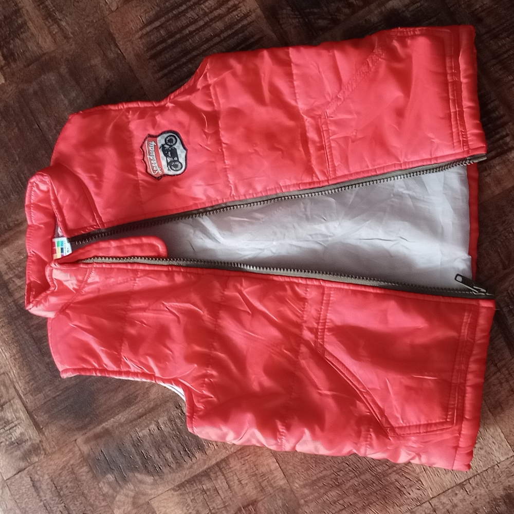 Vest - Picture 4 of 5